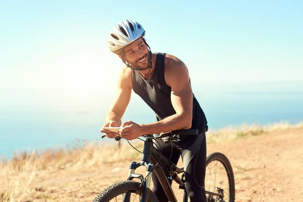 Dağ Bisikleti Beni Formda Tutuyor Erkek Bir Bisikletçi Dağ Bisikletiyle — Stok fotoğraf