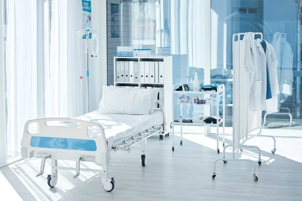 Backgrounds Άδειο Δωμάτιο Ασθενούς Κρεβάτι Και Ιδιωτικές Εγκαταστάσεις Υγειονομικής Περίθαλψης — Φωτογραφία Αρχείου