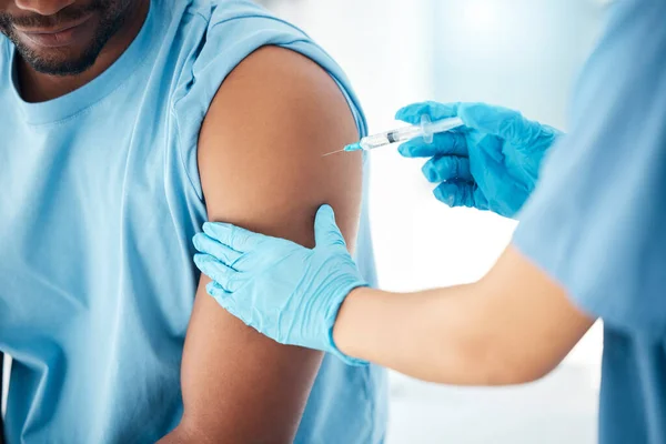 Vacina Covid Mãos Médico Com Homem Hospital Para Cuidados Saúde — Fotografia de Stock