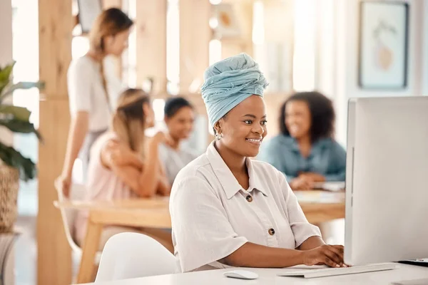 Business Black Woman Computer Planning Digital Marketing Agency Seo Research — Stock Photo, Image
