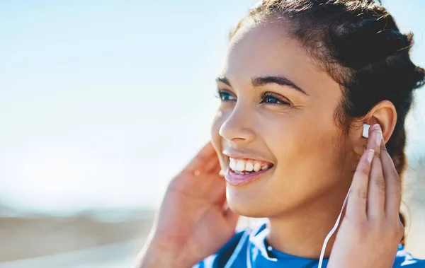 Feel Energy Music Inspire Great Workout Sporty Young Woman Listening — Stock Photo, Image