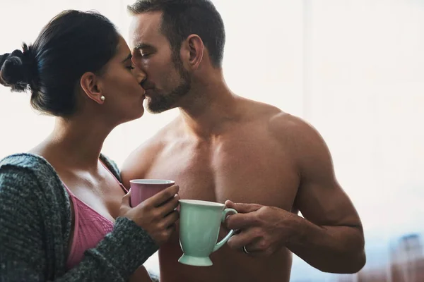 Beija Nunca Pares Jovem Casal Afetuoso Compartilhando Momento Íntimo Seu — Fotografia de Stock