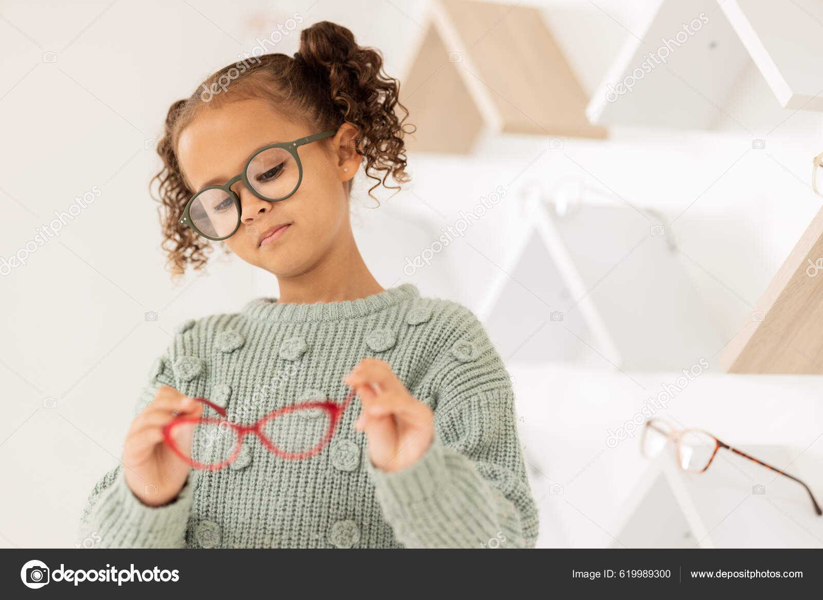 Briller Muligheder Børn Med Pige Optometri Butik Mens Shopping  Receptpligtige — Stock-foto © PeopleImages.com #619989300