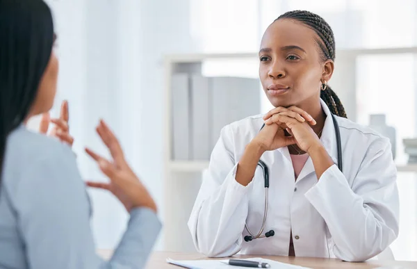 Dokter Medische Gezondheidsconsultatie Van Een Zwarte Vrouw Gezondheidswerker Met Een — Stockfoto