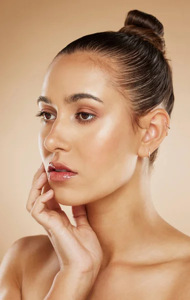 Skönhet Naturlig Och Makeup Flicka Tänkande Med Friska Strålande Och — Stockfoto