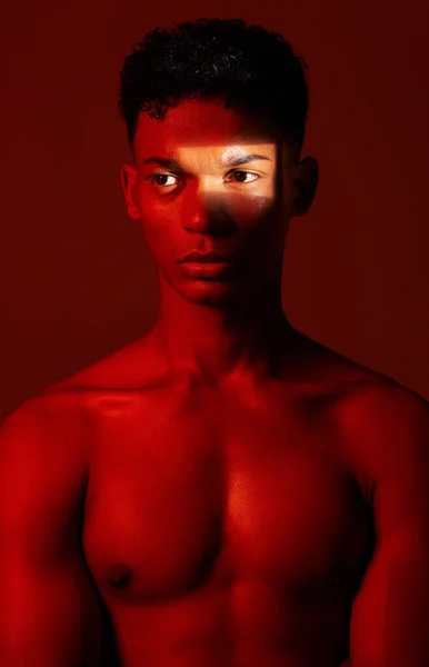 Belleza Luz Roja Hombre Estudio Para Salud Bienestar Cuidado Piel —  Fotos de Stock