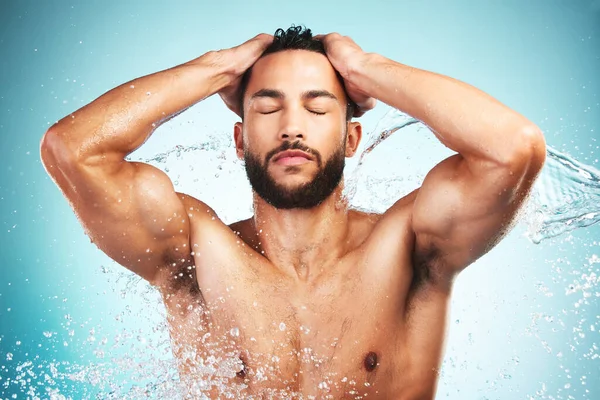 Postřik Vody Péče Pleť Muž Sprchuje Čistí Myje Tělo Pro — Stock fotografie