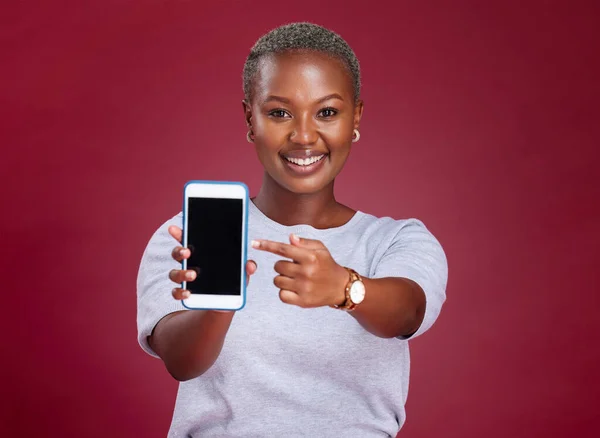 Fekete Üres Telefon Képernyő Piros Stúdió Háttér Marketing Reklám Afrikai — Stock Fotó