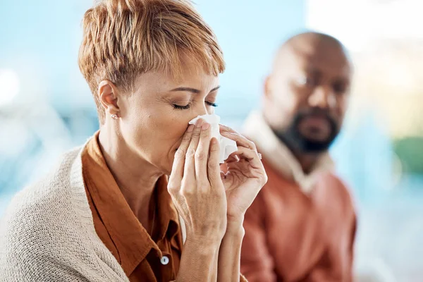 Nez Soufflant Grippe Femme Noire Malade Les Symptômes Allergie Risque — Photo