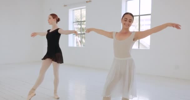 Balett Dans Och Kvinnor Tillsammans För Konst Prestanda Studio Dans — Stockvideo