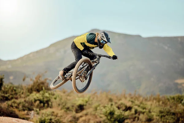 Mountainbike Mensch Und Action Luftsprung Und Fahrrad Herausforderung Und Abenteuer — Stockfoto