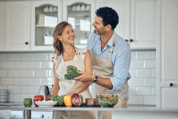 Paar Koken Groente Keuken Samen Gezond Eten Voeding Gelukkig Met — Stockfoto