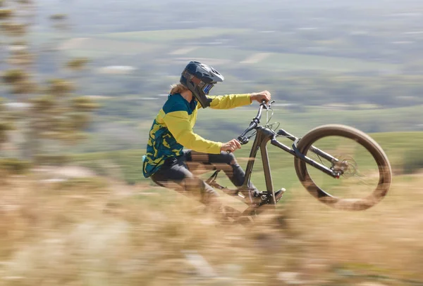 Mountainbike Cykling Cykelsport Med Mand Udendørs Naturen Med Hjelm Til - Stock-foto