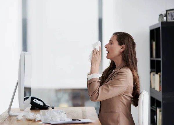 Suffering Continuous Sneezing Sniffling Young Businesswoman Suffering Allergies Work — Stock Photo, Image