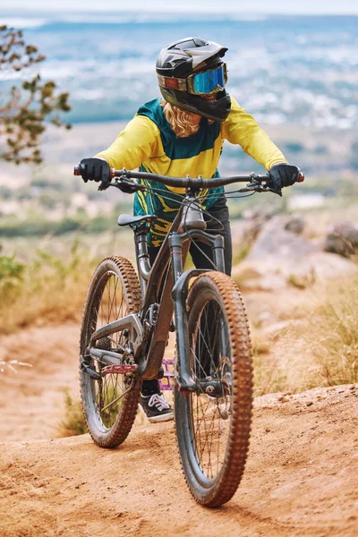 Bicicletta Biker Sport All Aria Aperta Con Atleta Mountain Bike — Foto Stock
