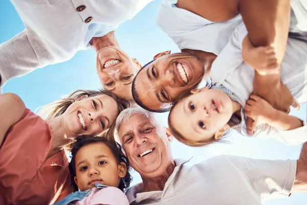 Felice Grande Famiglia Viso Sorriso Divertimento Legame Tempo Qualità Insieme — Foto Stock