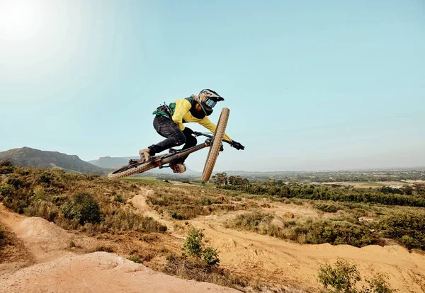 Mountainbike Mensch Und Luftsprung Action Und Radfahren Herausforderung Und Abenteuer — Stockfoto