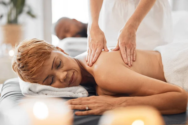 Spa Wellness Och Svart Kvinna Par Massage För Romantisk Dejt — Stockfoto
