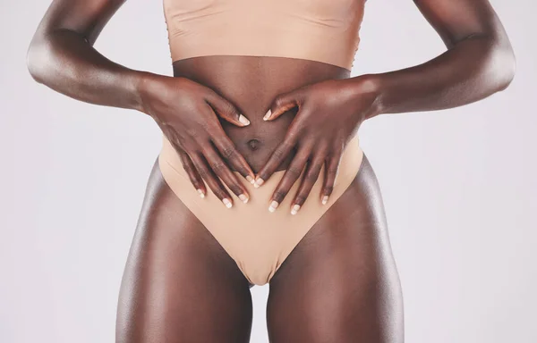 Gezonde Zwarte Vrouw Hart Handen Maag Dieet Gewichtsverlies Wellness Darm — Stockfoto