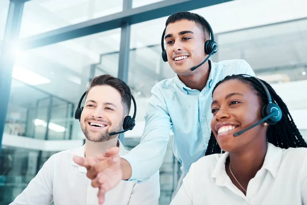 Call center, manager and new employees training, coaching and advice for customer service, work process and smile in office. Team leader, coach and teaching junior consultants telemarketing system