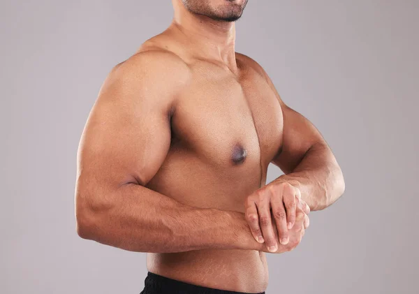 Bodybuilder Muscle Flex Και Strong Man Στο Studio Για Fitness — Φωτογραφία Αρχείου