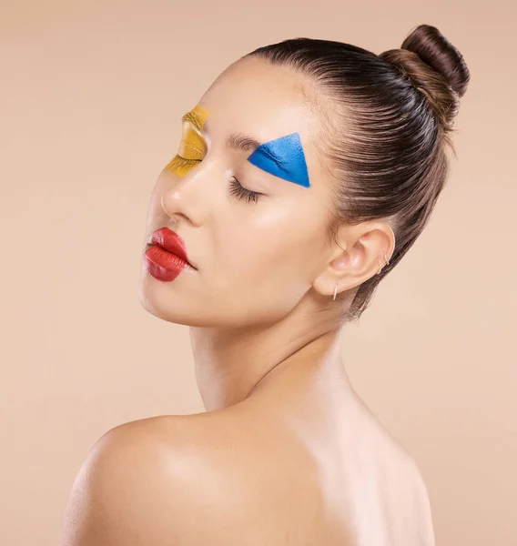 Mujer Belleza Maquillaje Bellas Artes Cosméticos Faciales Posar Para Tratamiento —  Fotos de Stock