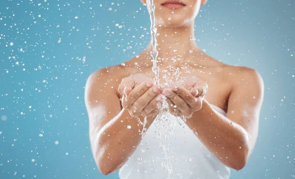 Hands Splash Water Hygiene Grooming Blue Studio Background Skincare Wellness — Stock Photo, Image