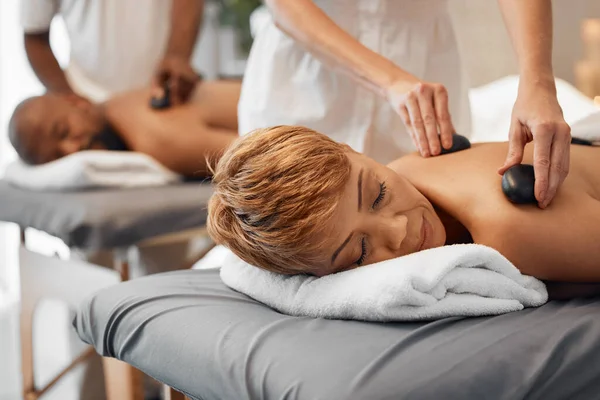 Spa Koppel Massage Voor Gezondheid Welzijn Terwijl Bed Voor Hete — Stockfoto