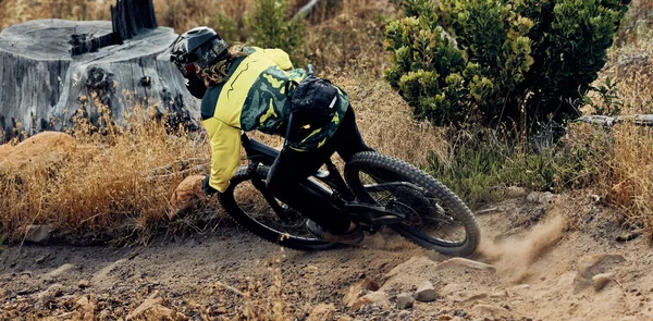 Mountainbike Geschwindigkeit Staub Auf Dem Boden Von Schnellen Drift Turn — Stockfoto