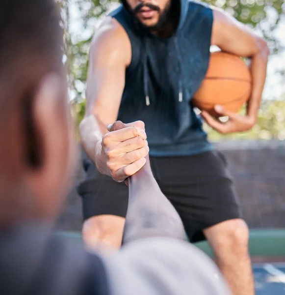 Hands Basketball Help Man Athlete Rival Playing Competitive Game Sports — Stock Photo, Image