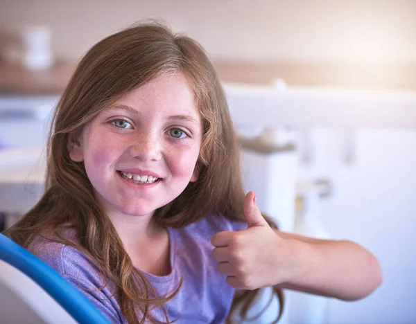 Una Bambina Cosi Coraggiosa Una Bambina Dal Dentista Controllo — Foto Stock