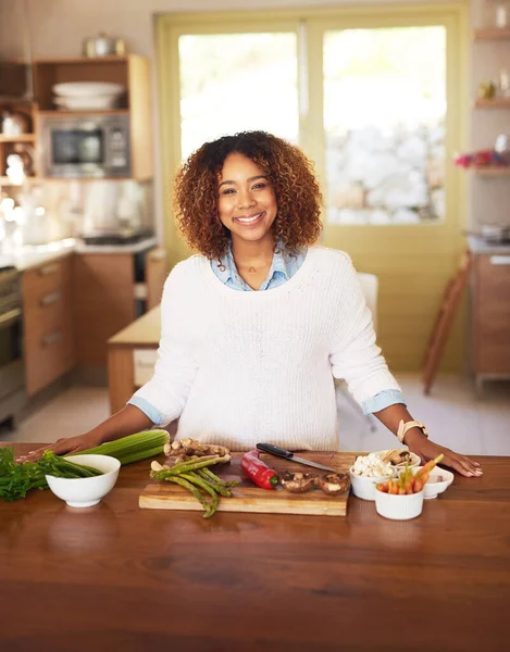 Healthy Wholesome Thats How Portrait Happy Young Woman Preparing Healthy — Stock Photo, Image
