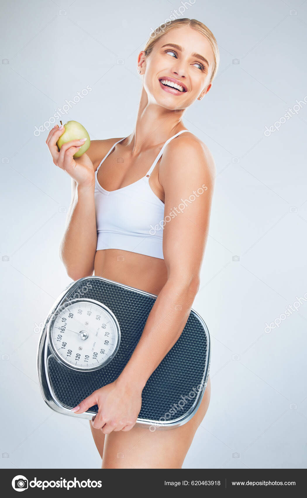 https://st5.depositphotos.com/62628780/62046/i/1600/depositphotos_620463918-stock-photo-apple-diet-woman-scale-body.jpg