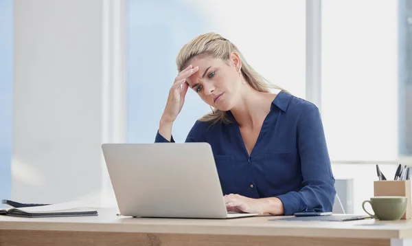 Stress Dor Cabeça Ansiedade Para Advogado Laptop Escritório Escritório Advocacia — Fotografia de Stock