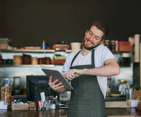 Sure How Many Young Barista Taking Orders Cellphone Logging Them — Stock Photo, Image