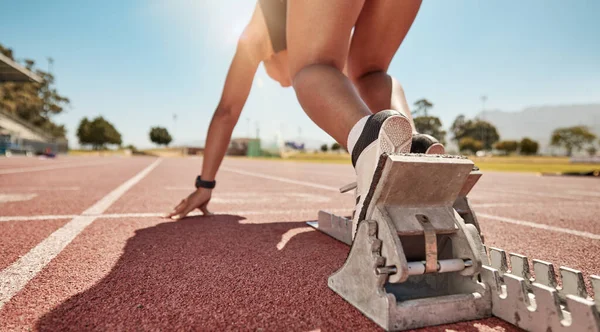 Mujer Corredor Comienzo Para Correr Entrenar Hacer Ejercicio Para Deportes — Foto de Stock