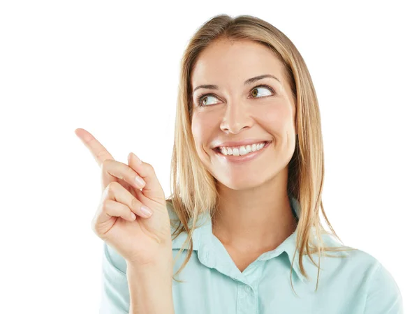 Byś Umieścił Szczęśliwa Kobieta Wskazująca Pustą Przestrzeń Białym Tle — Zdjęcie stockowe