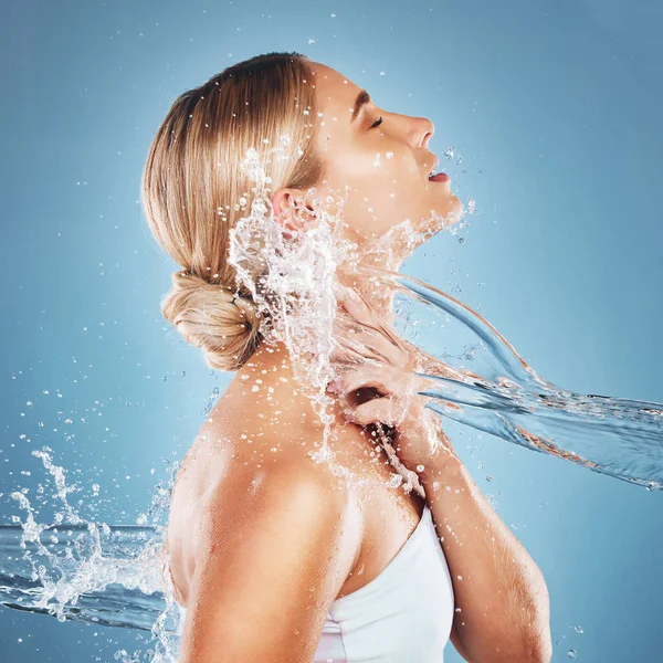 Vrouw Water Hydratatie Voor Schoonheidsverzorging Cosmetica Hygiëne Schoon Vocht Tegen — Stockfoto