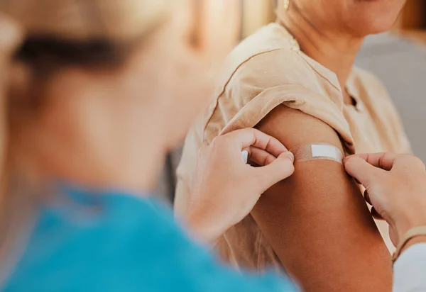 Cuidados Saúde Paciente Gesso Braço Para Vacina Vívida Vacina Contra — Fotografia de Stock