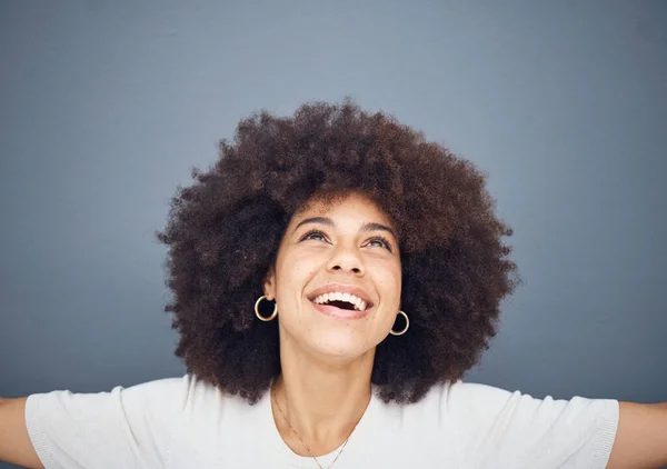 Mutlu Umut Ibadet Eden Siyahi Kadınların Mutluluğu Minnettarlığı Inancı Için — Stok fotoğraf