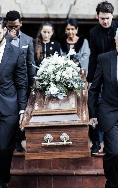 Muerte Funeral Personas Con Ataúd Cementerio Cementerio Morgue Para Enterrar —  Fotos de Stock