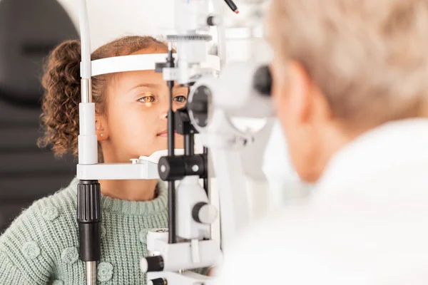 Bambino Bambino Ragazza Optometria Esame Oculistico Con Optometrista Oftalmologo Consulenza — Foto Stock