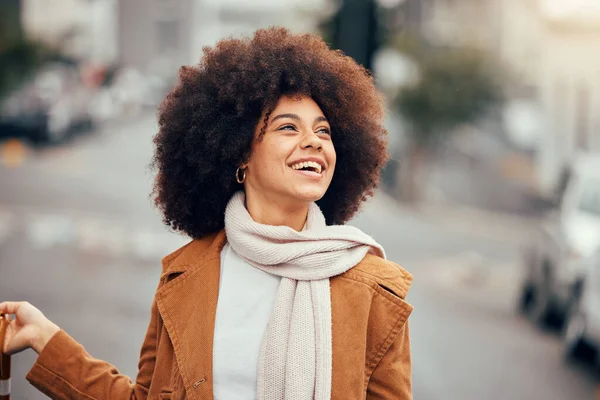 Mulher Negra Visão Feliz Moda Cidade Livre Para Saúde Mental — Fotografia de Stock