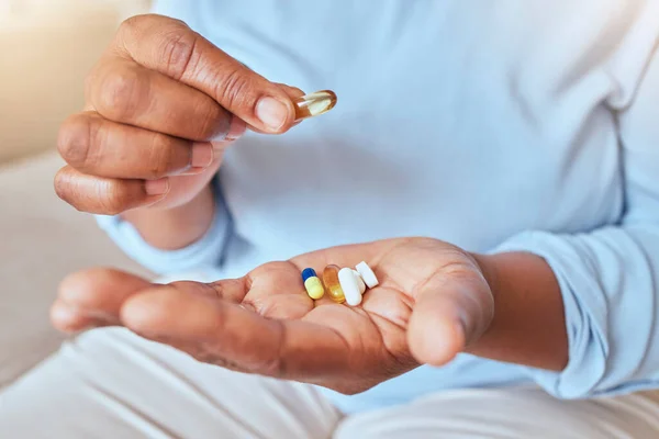 Saúde Bem Estar Pílulas Mão Para Medicina Auto Cuidado Mulher — Fotografia de Stock
