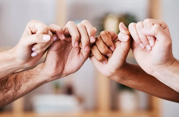 Manos Trabajo Equipo Apoyo Con Grupo Hombres Mujeres Sosteniendo Dedos —  Fotos de Stock