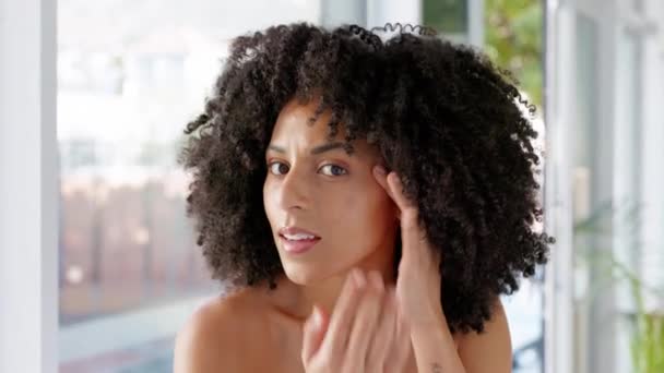 Belleza Cara Mujer Haciendo Una Rutina Masaje Cuidado Piel Baño — Vídeos de Stock