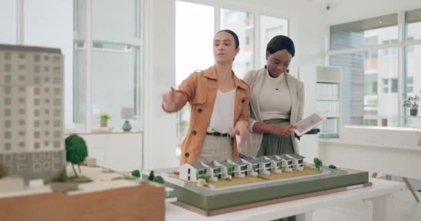 Építészet Nők Épület Modell Kommunikáció Vagy Beszélgetés Tervezése Építési Vagy — Stock videók