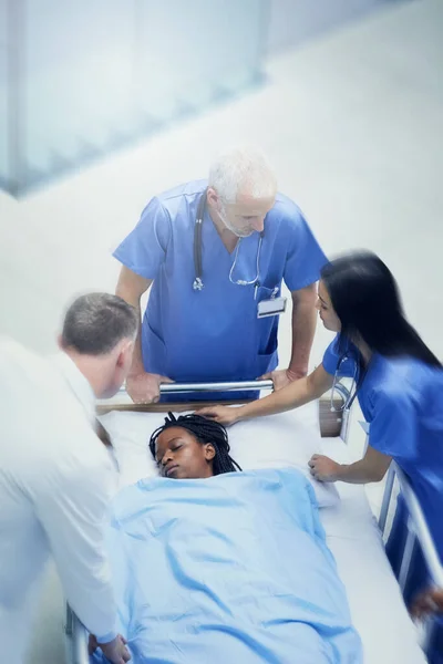 She Needs Immediate Medical Attention Group Medical Professionals Looking Patient — Stock Photo, Image