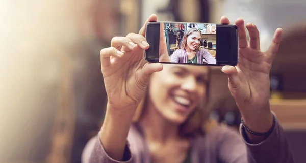 Hora Abrir Loja Mas Firsta Selfie Uma Jovem Mulher Tomando — Fotografia de Stock