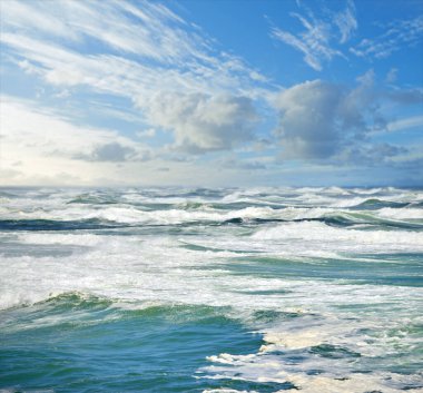 Batı Burnu, Cape Town sahilinde gün batımı. Deniz kenarında gün batımı - Batı Burnu, Güney Afrika